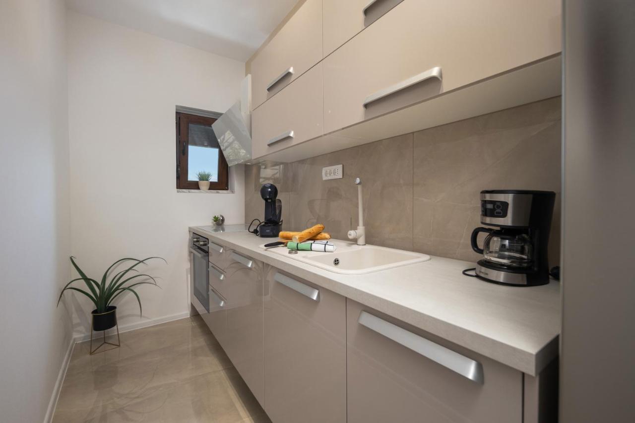 Villa Adriatic, Apartment Rebecca With Heated Swimming Pool, Sew View, Childrens Playground Ičići Eksteriør bilde